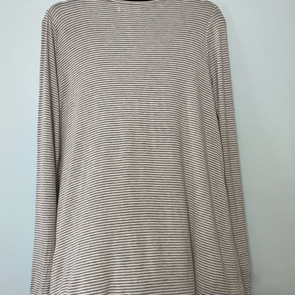 Abercrombie and Fitch Long Sleeve V Neck